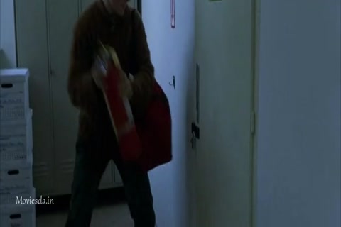 The Bourne Identity (2002) Sample (640x360).mp4