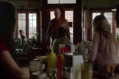 Under The Dome S01 Ep3 HD Sample.mp4
