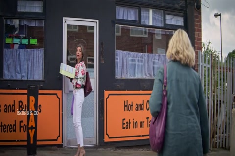 Everybodys Talking About Jamie 2021 720p HD Sample.mp4
