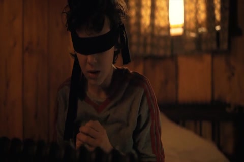 Stranger Things Season 02 (Epi 03 The Pollywog) HD Sample.mp4